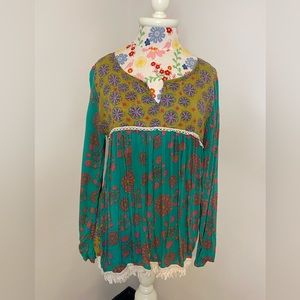 Floral Green Blouse with Lace Trim